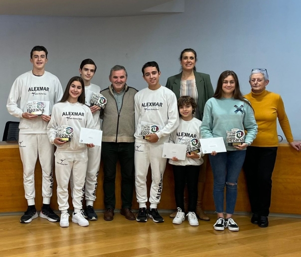 Reconocimiento a los logros deportivos de seis jóvenes deportistas del municipio