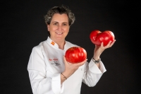 Bezana coronará como primera `Dama de Rojo´ a la chef Pepa Muñoz, en su III Feria Nacional del Tomate Antiguo